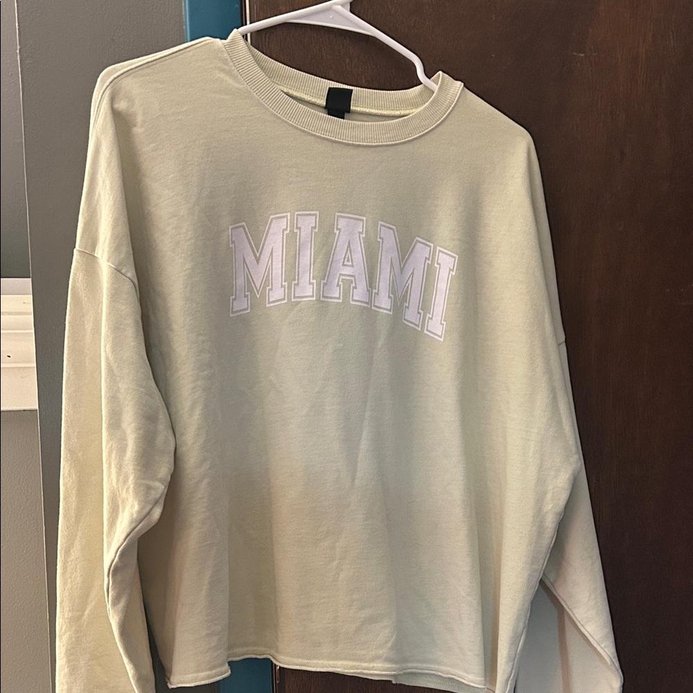 Wild Fable Cream Sweatshirt